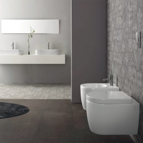 Coppia di sanitari sospesi 50x37 Skip in ceramica 